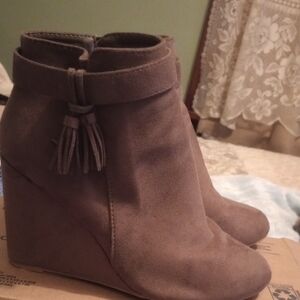 Juicy Couture Taupe Suede Wedge Boots